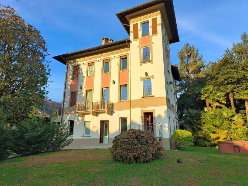 Vendita Immobile di lusso/prestigio Casa/Villa Lesa Via Sempione 442065
