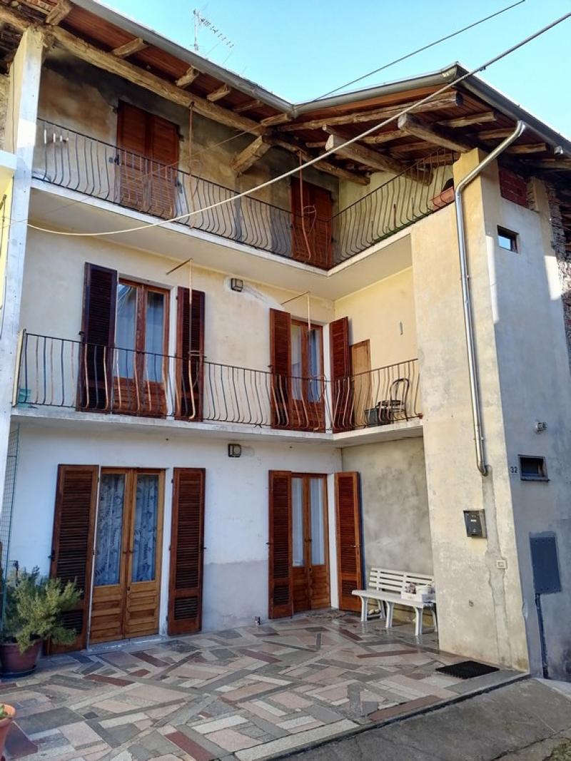 Casa Indipendente in vendita in Via Mazzini, Gozzano