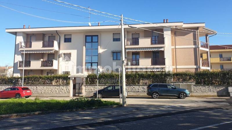 Vendita Quadrilocale Appartamento Trecate via Galliate 1 421152