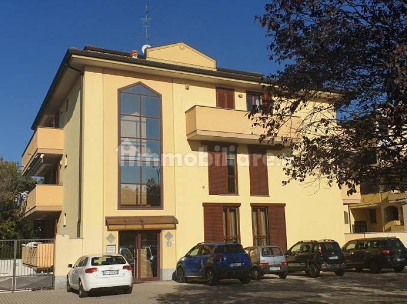 Vendita Quadrilocale Appartamento Trecate via Dottor Giacomo Perone 423252