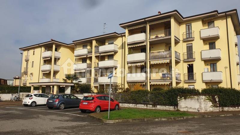 Vendita Trilocale Appartamento Trecate via Tanaro 423656