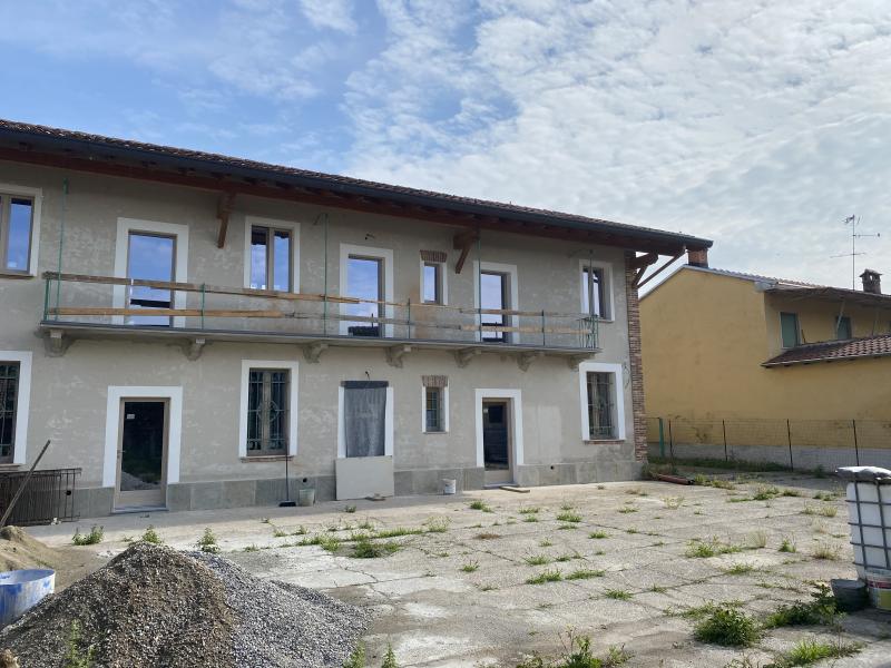 Rustico/Casale/Castello in vendita in via gallarate, Tornaco