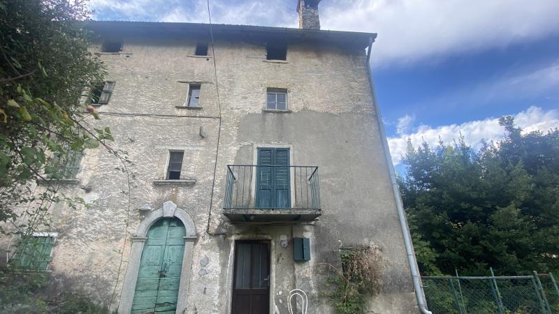 Rustico/Casale/Castello in vendita in Via Molobbio, Schignano