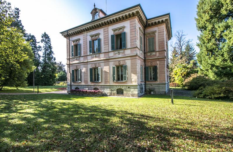 Vendita Immobile di lusso/prestigio Casa/Villa Albiolo Via Cavour 447861