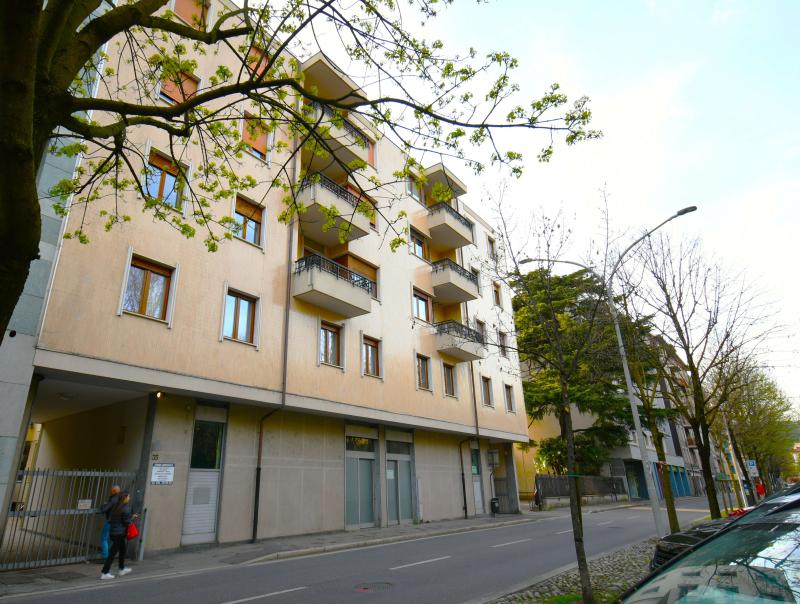 Vendita Quadrilocale Appartamento Como Viale Varese 487064