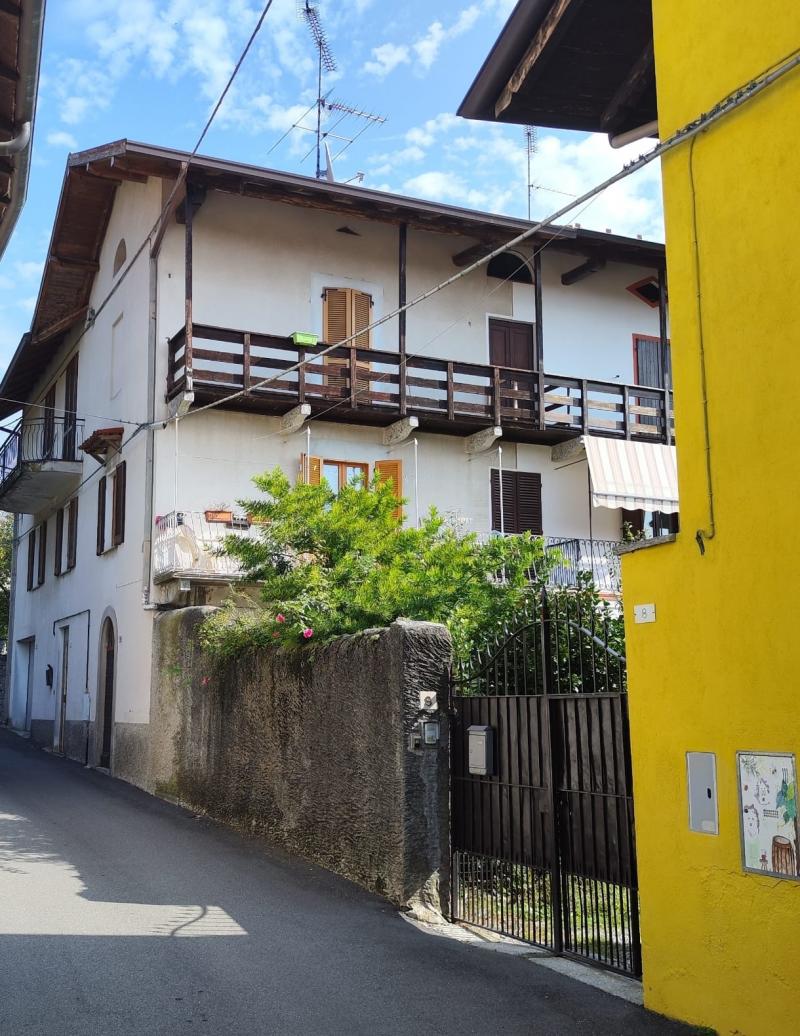 Casa Indipendente in vendita in Via Alla Chiesa, 12, Invorio
