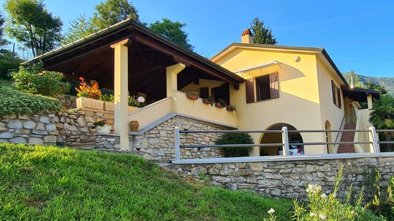 Vendita Villa unifamiliare Casa/Villa Laveno-Mombello via Strada Vecchia 287561