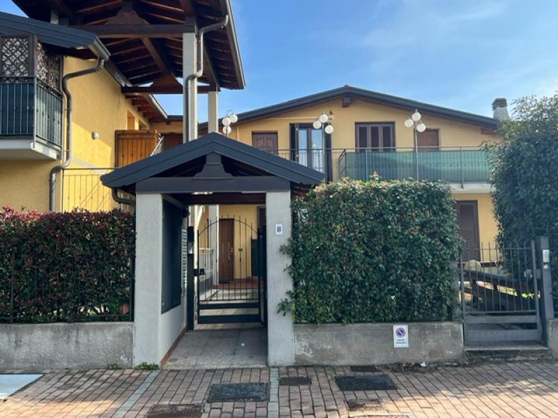 Vendita Trilocale Appartamento Lonate Ceppino via San Maurizio n.8 406056