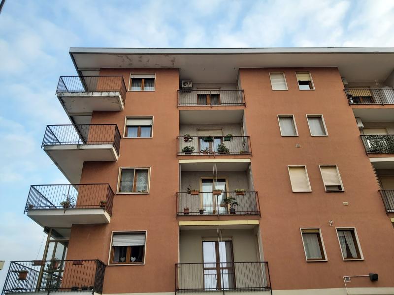 Vendita Quadrilocale Appartamento Novara via sforzesca 43 411494